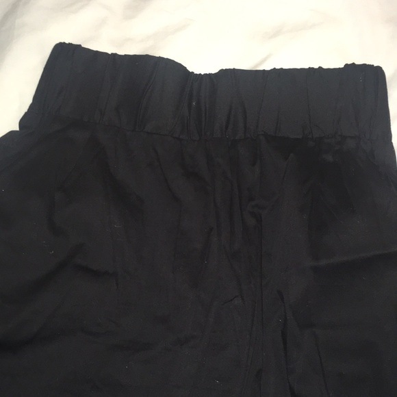 Adorable black and gold button high waist skirt - Picture 7 of 9